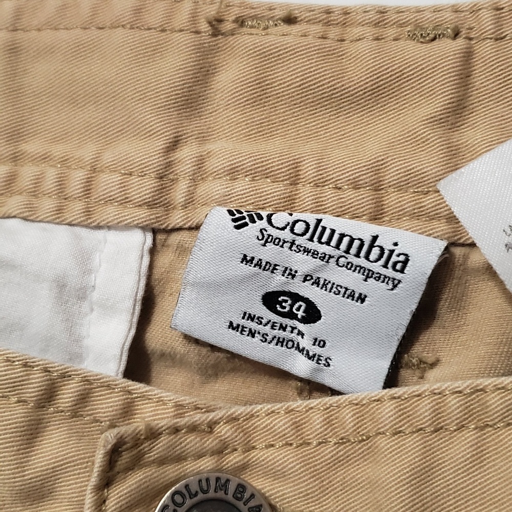 Men's Khaki Columbia cargo shorts - Picture 2 of 5